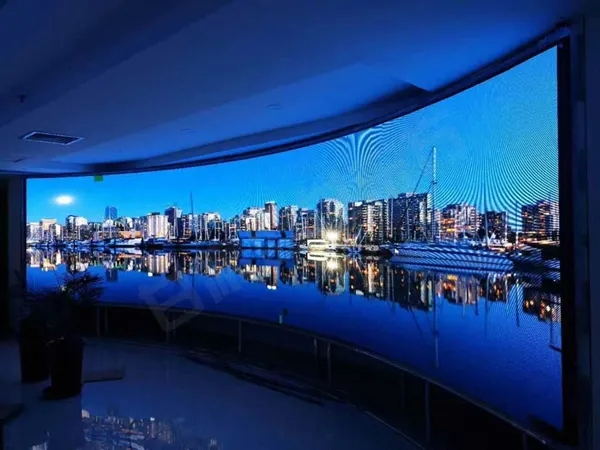 大屏幕拼接屏?xí)粫?huì)被大尺寸顯示屏取代？