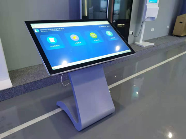 觸摸一體機三種類型：電容觸摸、電阻觸摸、紅外線觸摸